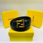 Ceinture Fendi en cuir avec boucle dorée