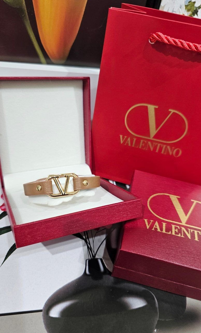 photo_5965317478445861096_y