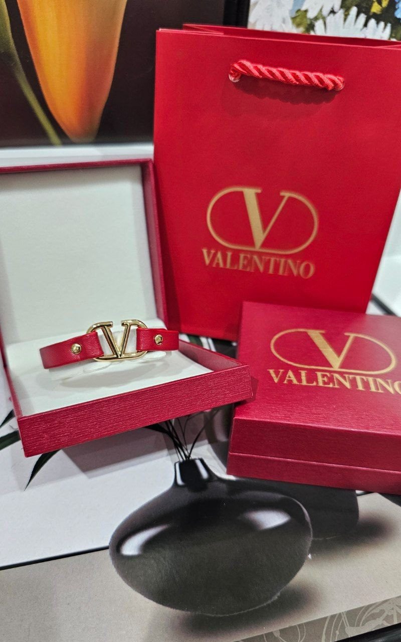 photo_5965317478445861102_y