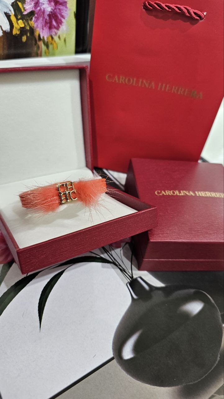 photo_6032834776655840711_y