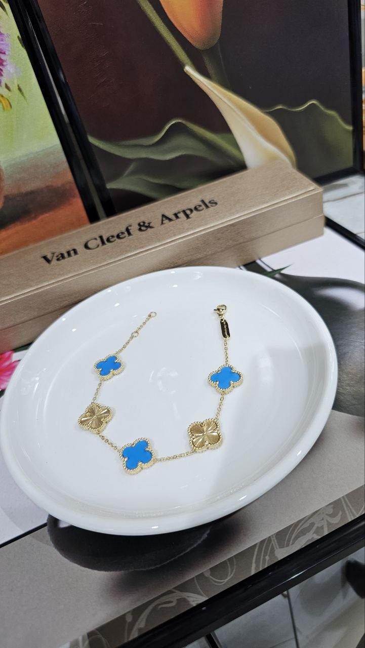 photo_6051108191758044459_y