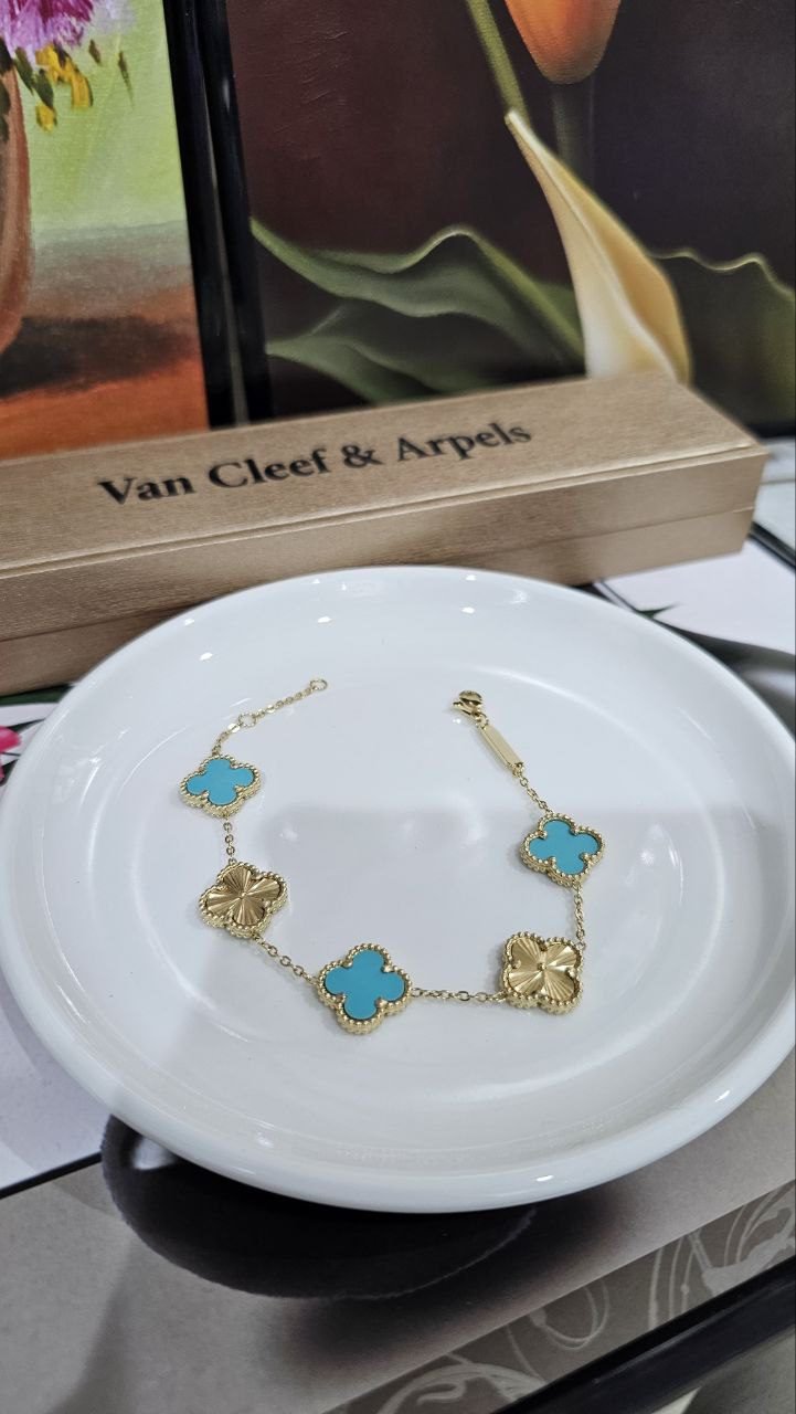 photo_6051108191758044460_y