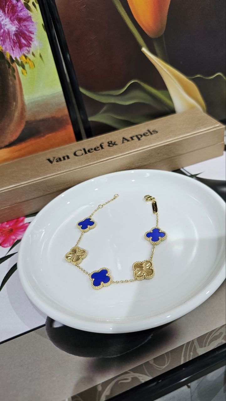 photo_6051108191758044462_y