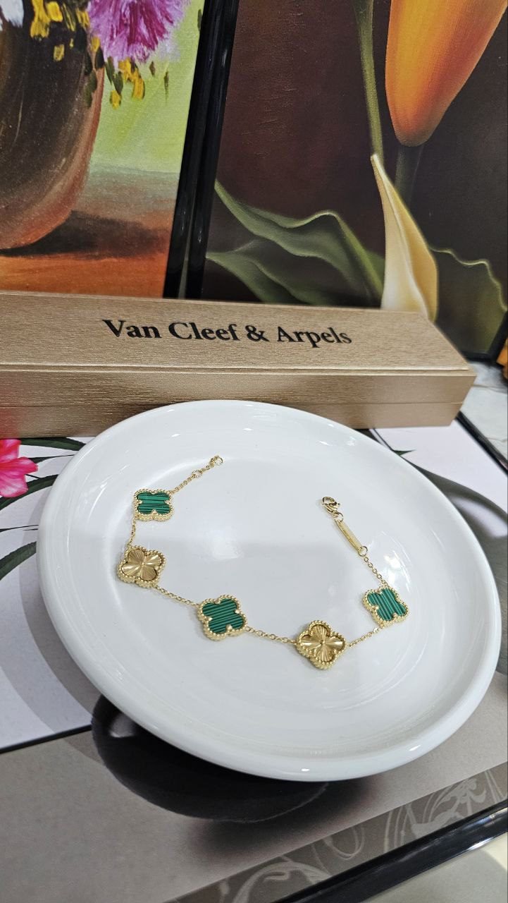 photo_6051108191758044463_y