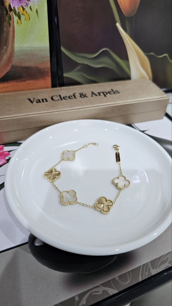 photo_6051108191758044465_y