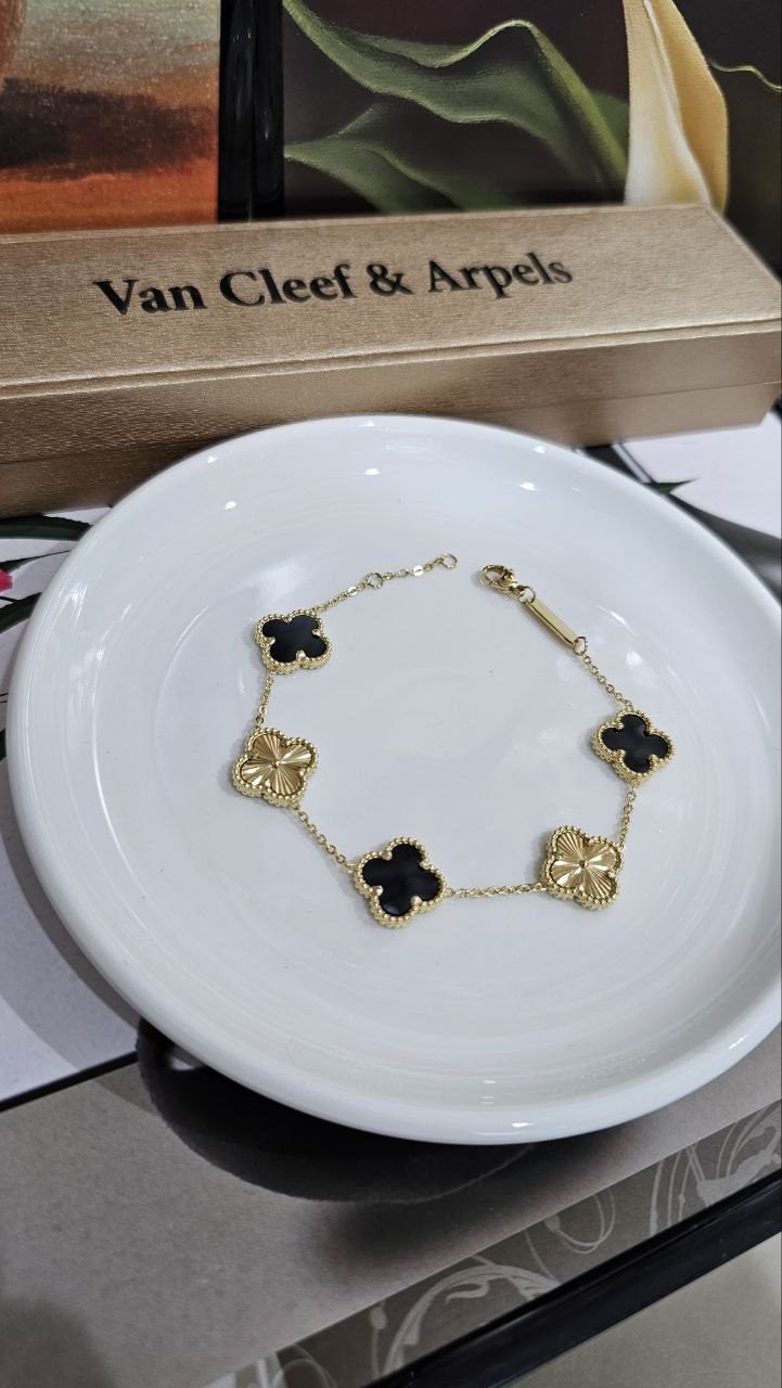 photo_6051108191758044466_y